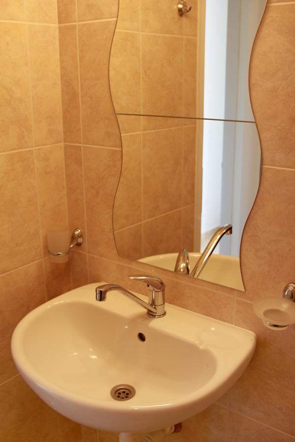 Vis Velika Bed and Breakfast Buitenkant foto